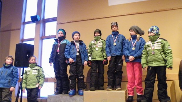 De jeunes skieurs de Saint-Mathieu se distinguent à Val-Neigette