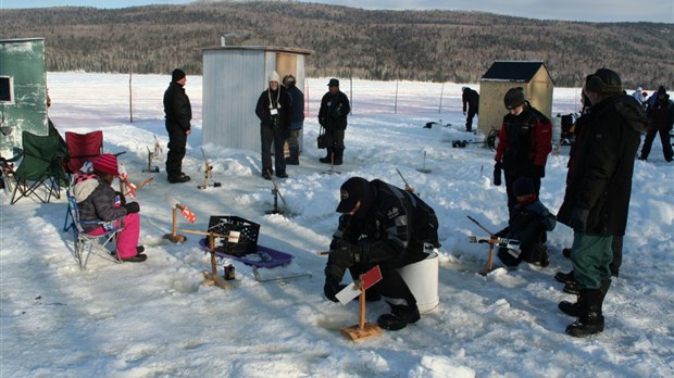 Tournoi de pêche sur la glace à Cabano