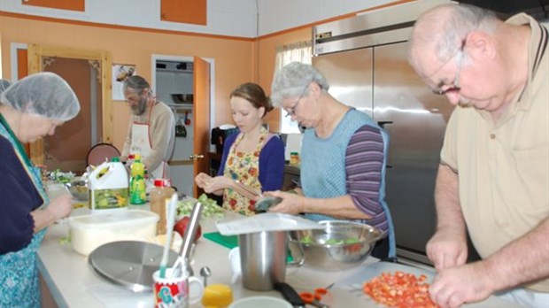 Découvrez les cuisines collectives de la région