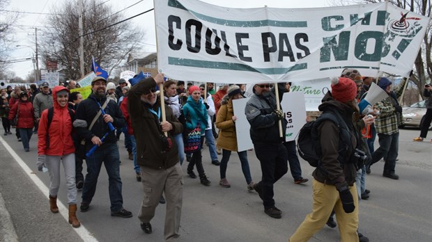 De Cacouna à Kanesatake: 700 km pour manifester contre les projets d'oléoducs