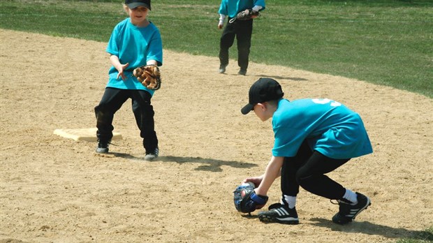 Partie de baseball père-enfant