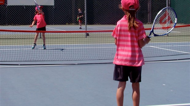 Essayer le tennis, pourquoi pas?