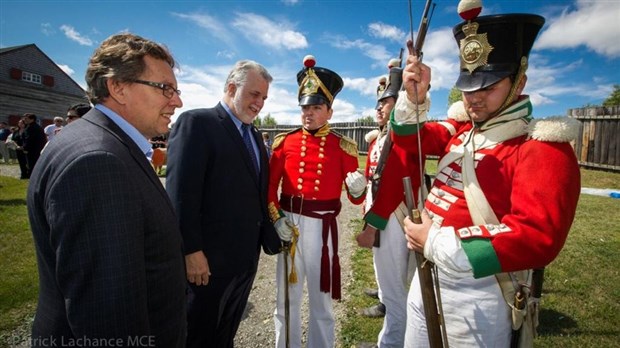 CMA 2014: le premier ministre Couillard au Fort Ingall