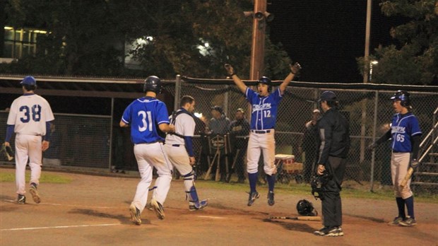 Rivière-du-Loup gagne 8-7 et passe en finale