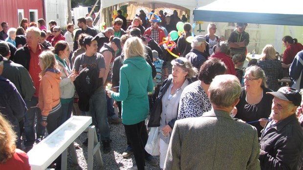 1 000 personnes aux portes ouvertes de l'Érablière Douceur d'ici