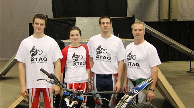 La famille Fortin-Bélanger au Salon de la moto et du VTT de Québec