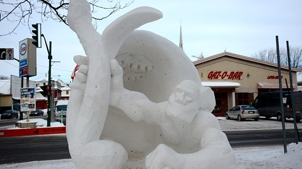 Des appuis pour le comité organisateur du Concours intercollégial de sculpture sur neige