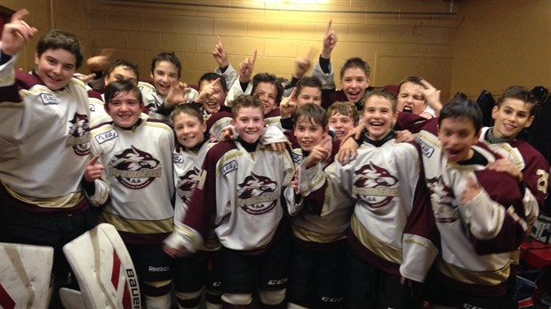 Le Promutuel AA au Tournoi international de hockey pee-wee