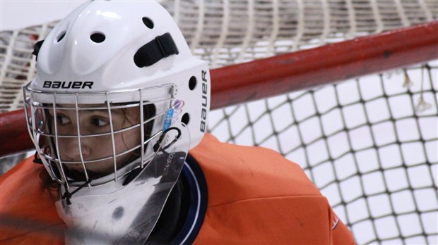 Une élève du Hockey féminin-études s’alignera avec le Collège Dawson