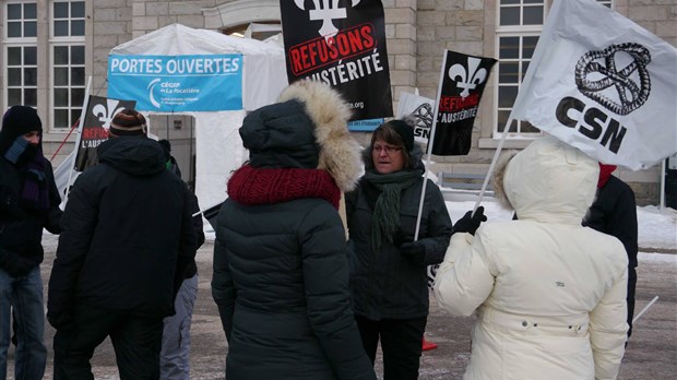 La caravane contre l'austérité de passage dans la région
