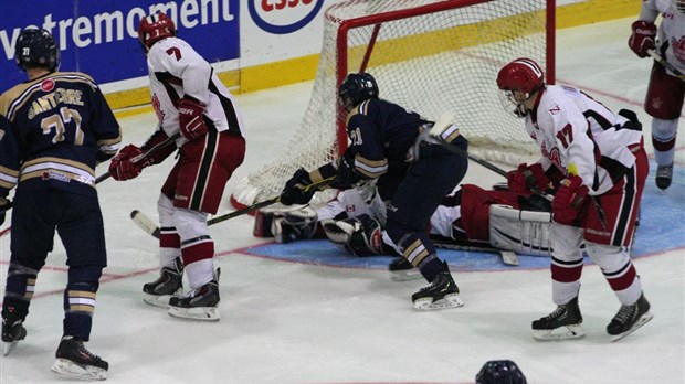 Les Albatros s'inclinent 3-2 contre Toronto