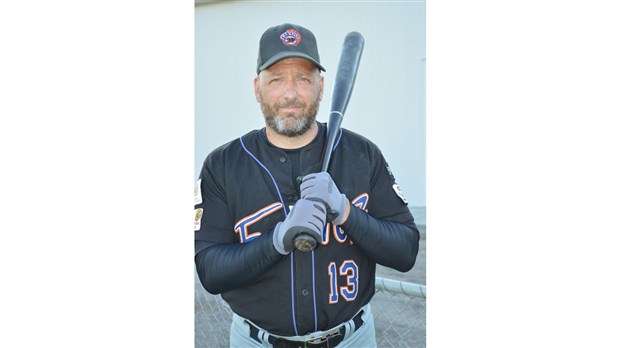 Le FM 107 l'emporte 4-3 sur les Braves