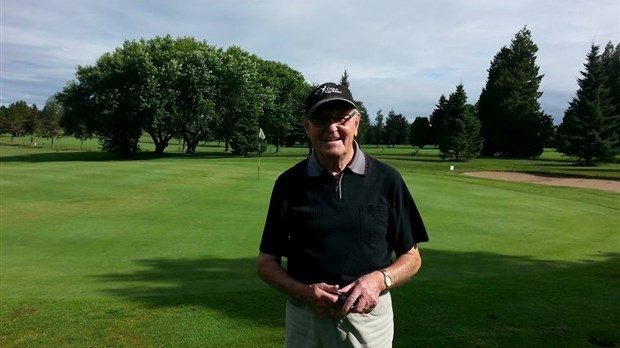 Un trou d'un coup à 94 ans!