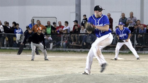 Baseball: 6 500 personnes ont assisté aux marchs des séries