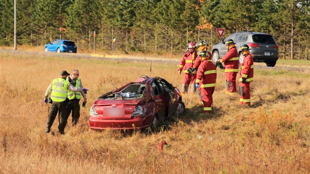 Quatre personnes impliquées dans un capotage sur l’autoroute 20