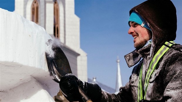 Des gens d’affaires appuient le Concours intercollégial de sculpture sur neige