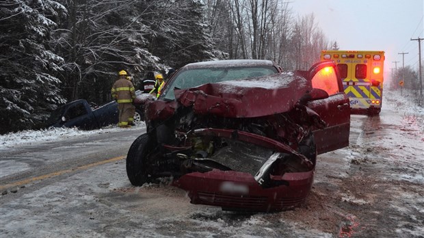 Collision frontale sur la rue Principale à Saint-Modeste