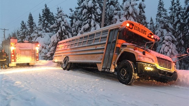 Accident entre une motoneige et un autobus à Pohénégamook