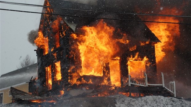 Violent incendie à Notre-Dame-du-Lac