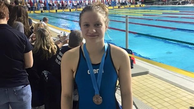 Gabrielle Gougoux, médaillée de bronze aux Championnats canadiens de natation