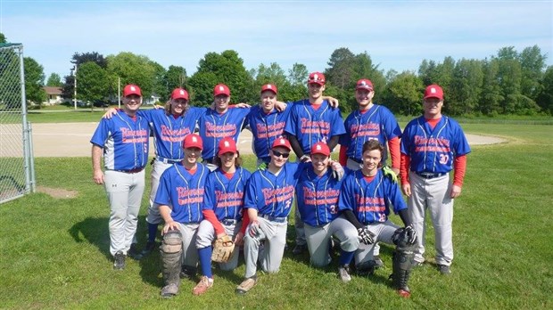 Baseball : des athlètes du KRTB en visite au Nouveau-Brunswick 