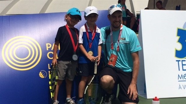 Cinq jeunes du Club de tennis performent à Montréal