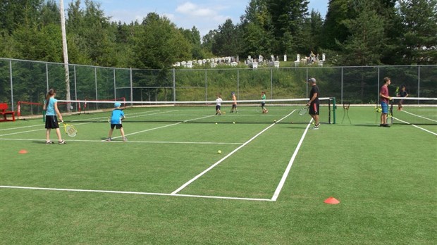 Le tennis de plus en plus populaire à Saint-Louis-du-Ha! Ha! 