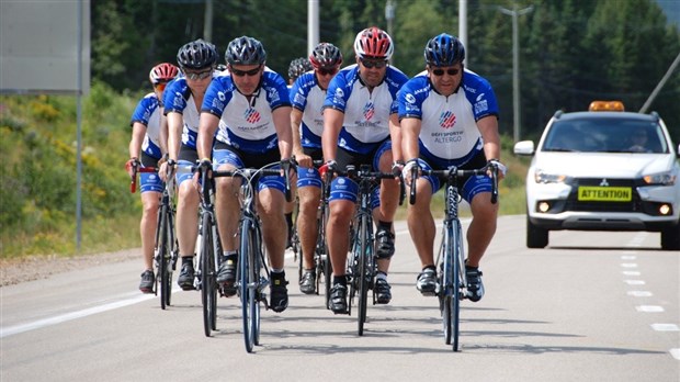 Le Tour cycliste du SPVM s’arrête à Rivière-du-Loup