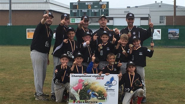 Les Cougars Atome A sont champions régionaux