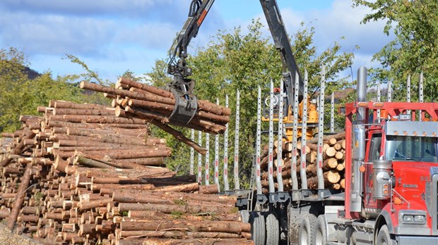Les employés de Squatec et Biencourt signent leur convention collective avec Groupe Lebel 