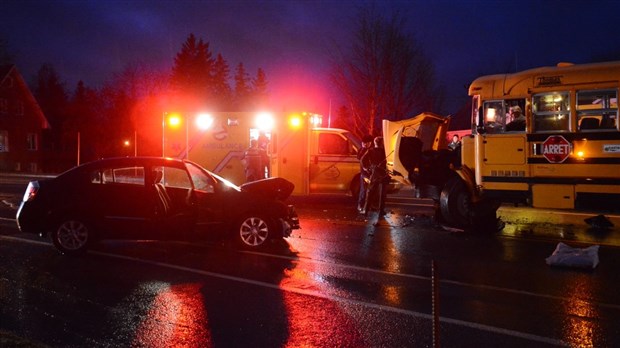 Un autobus scolaire impliqué dans un face-à-face 