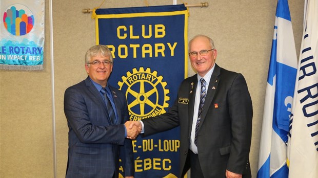 Visite du gouverneur Lincoln Ehrlenbach au Club Rotary