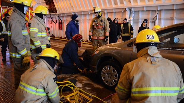 Simulation à bord du NM Trans-St-Laurent: un homme écrasé par une voiture