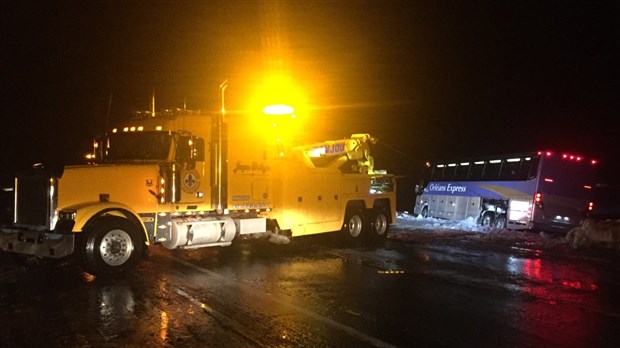 Sortie de route d’un autocar Orléans Express à Saint-Simon