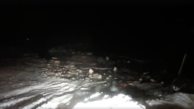 En vidéo : le fleuve déborde sur la rue Sénéchal à Cacouna