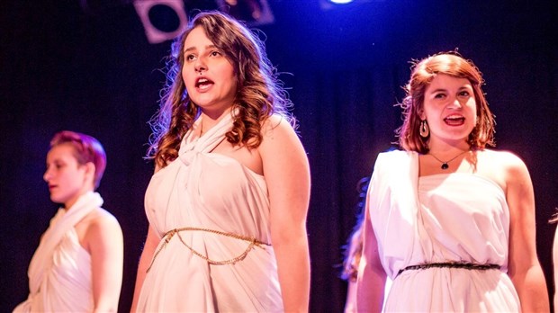 Lysistrata : 40 comédiens sur la scène 