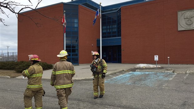 Intervention incendie au manège militaire de Rivière-du-Loup 