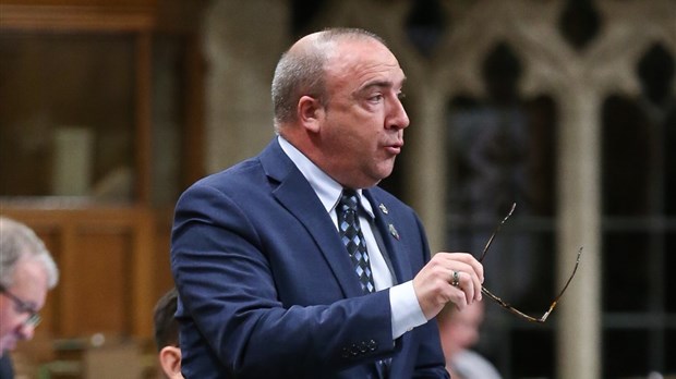Bernard Généreux dénonce les tarifs douaniers sur le bois d’oeuvre