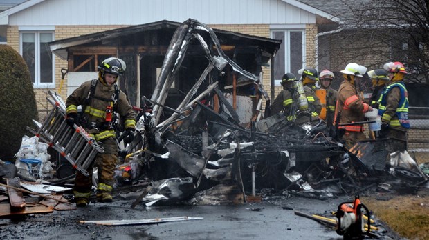 Une roulotte rasée par les flammes à Trois-Pistoles