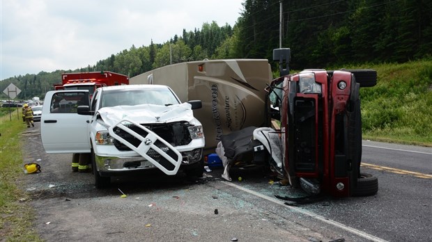 Collision impliquant trois véhicules sur la route 185