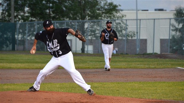 Sanctions imposées au baseball senior
