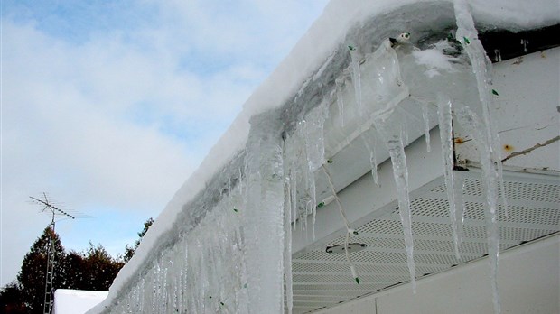 La saison des digues de glace est de retour: quelques conseils pour les faire fondre