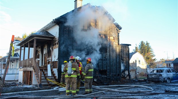 Une maison ravagée par les flammes à Saint-Épiphane 