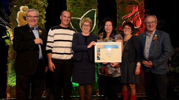 La Ville de Pohénégamook reçoit 4 fleurons