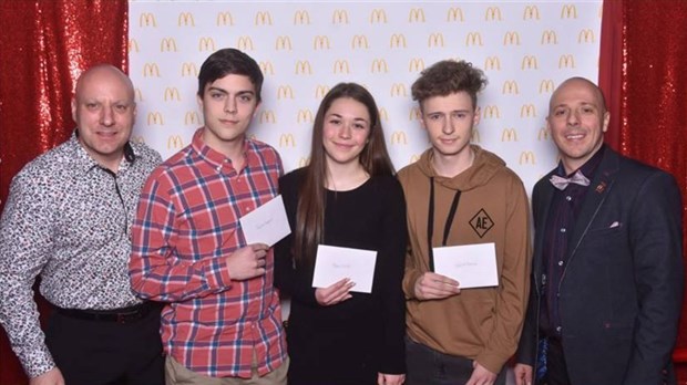Des bourses d'études pour les employés des Restaurants McDonald’s du KRTB