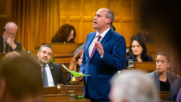 Guy Caron souligne la fermeture de la Chambre des communes