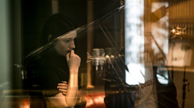 Véronique Bilodeau en studio à Saint-Alexandre-de-Kamouraska