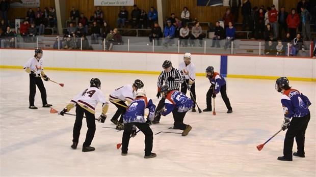 Le plus gros tournoi de ballon sur glace de l’Est du Canada est de retour au Témiscouata
