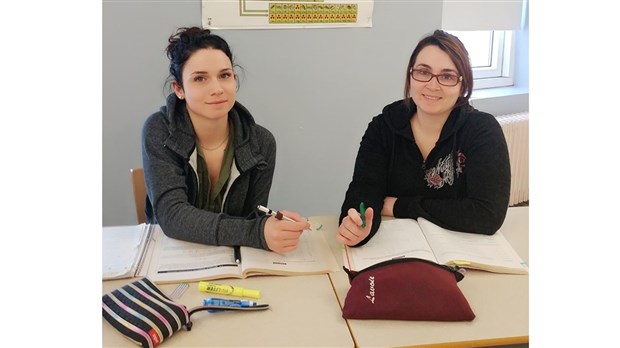 Les encouragements et le soutien pour contrer le décrochage scolaire