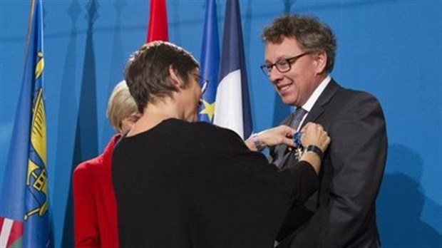 Jean D’Amour décoré de l'Ordre du Mérite Maritime français 